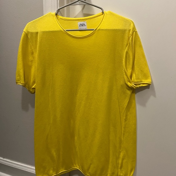 Men’s Yellow Short-Sleeve ZARA Sweater - Picture 4 of 4